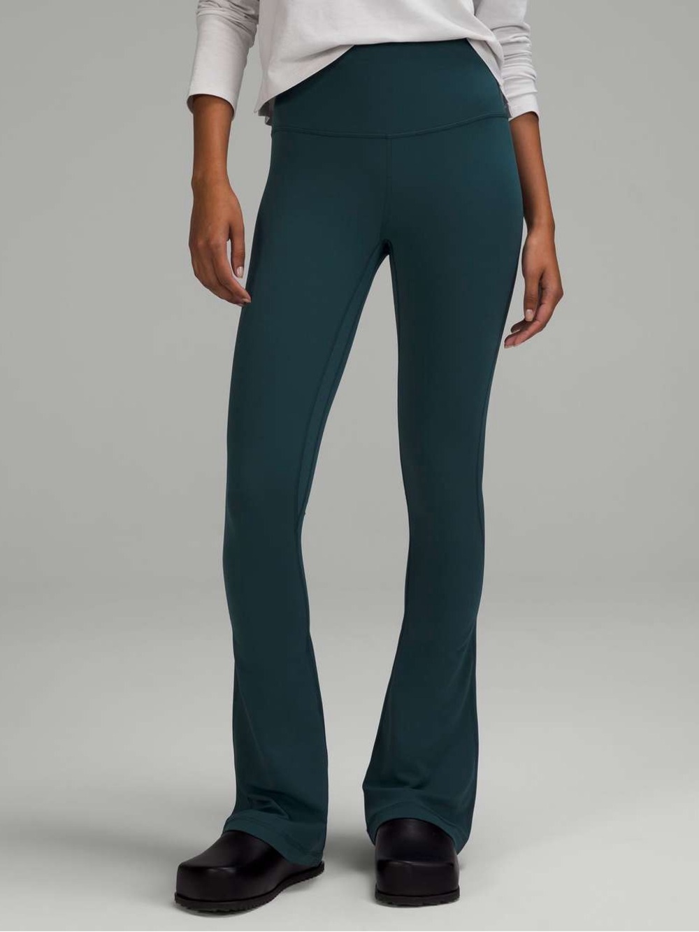 lululemon align high-rise mini flare pant 32"
in green jasper